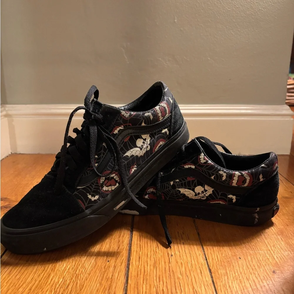 Vans Old Skool Glow Frights Bat Skull Vampire - Picture 1 of 3